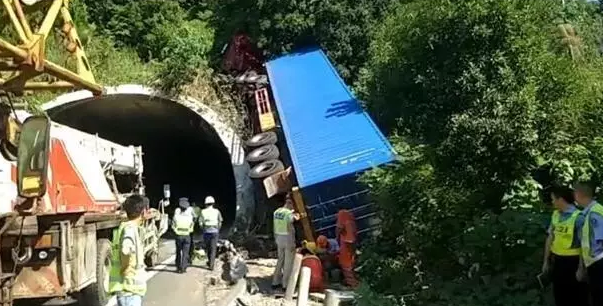 秦岭隧道车祸最新情况报告